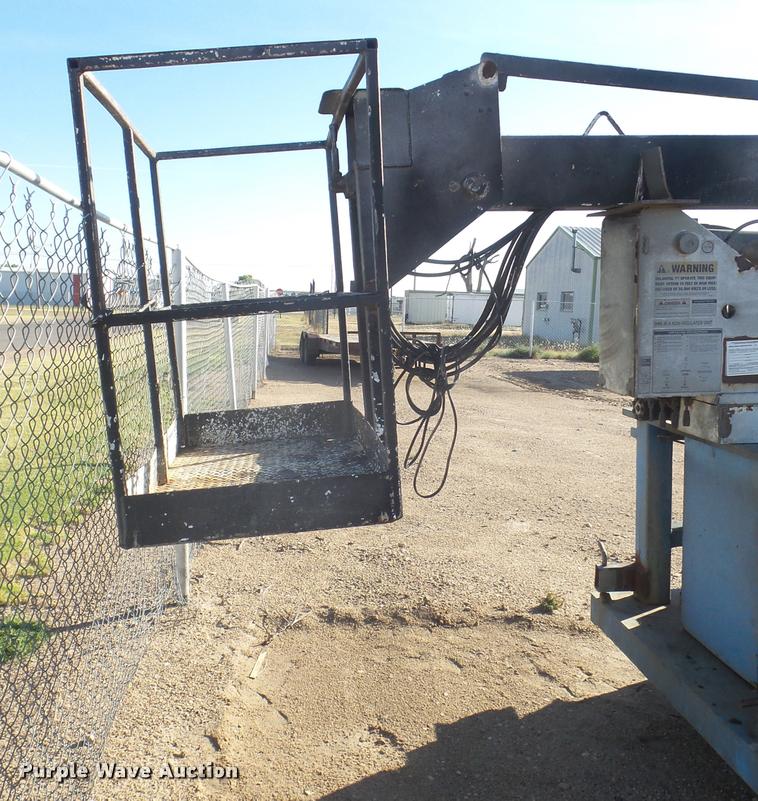 image for item L1737 2016 Ameriquip Eagle 42 boom lift