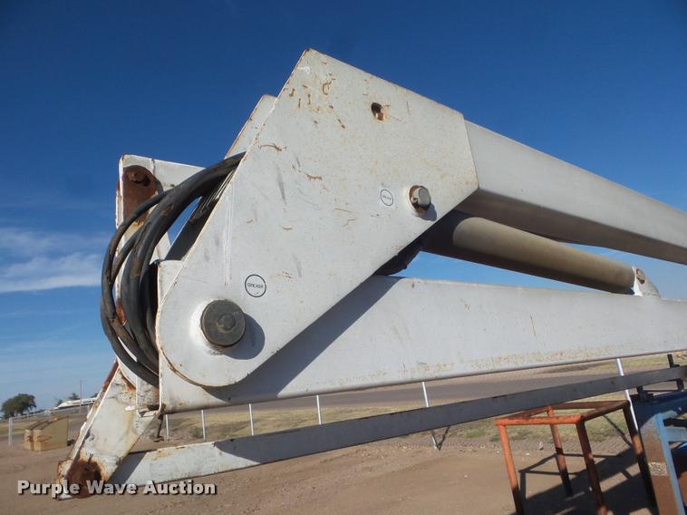 image for item L1737 2016 Ameriquip Eagle 42 boom lift