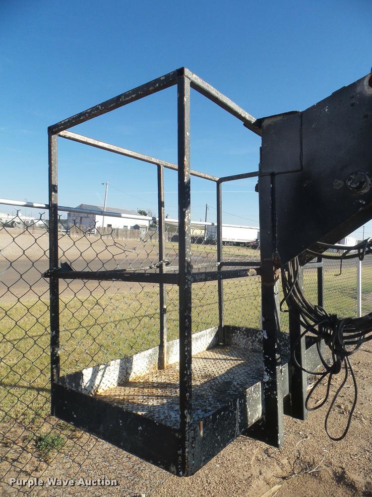 image for item L1737 2016 Ameriquip Eagle 42 boom lift