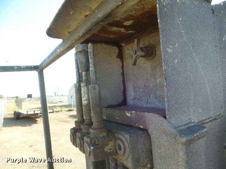 image for item L1737 2016 Ameriquip Eagle 42 boom lift