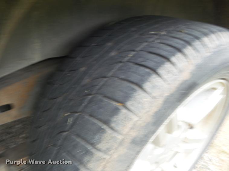 image for item L1739 2004 Chevrolet Colorado Crew Cab pickup truck