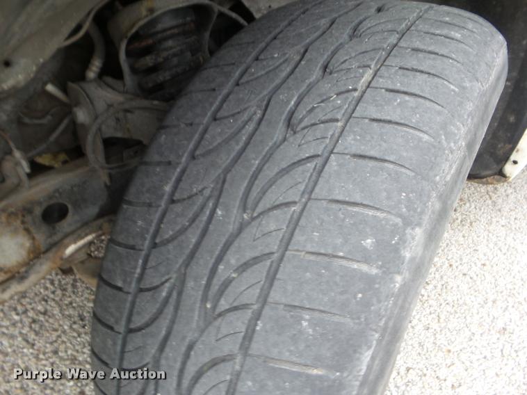 image for item L1739 2004 Chevrolet Colorado Crew Cab pickup truck