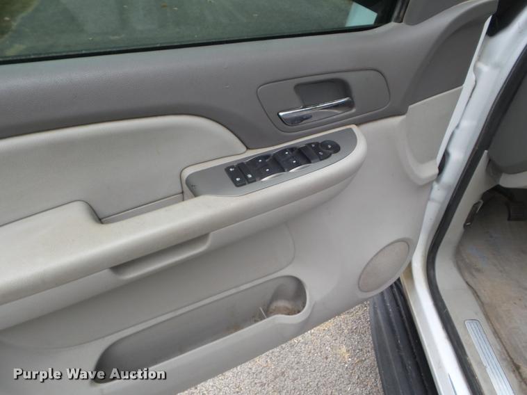 image for item L1740 2009 Chevrolet Tahoe SUV