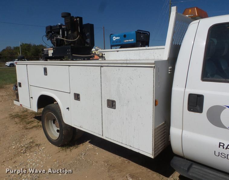 image for item L1742 2011 Ford F550 service truck