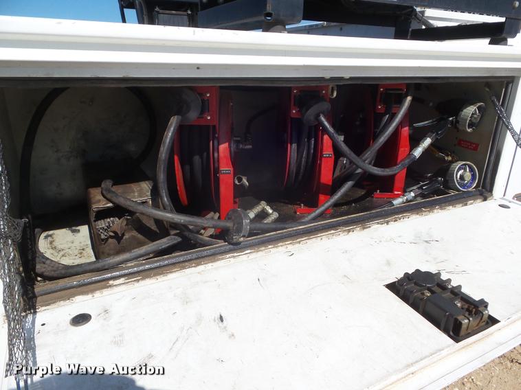 image for item L1742 2011 Ford F550 service truck