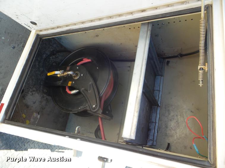 image for item L1742 2011 Ford F550 service truck