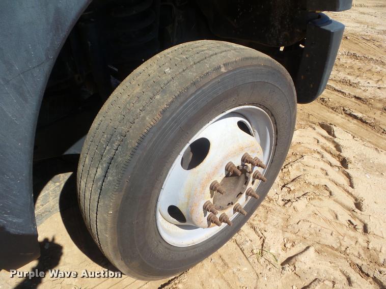 image for item L1742 2011 Ford F550 service truck