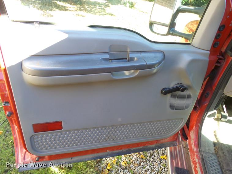 image for item L3274 1999 Ford F350 Super Duty Crew Cab flatbed pickup truck