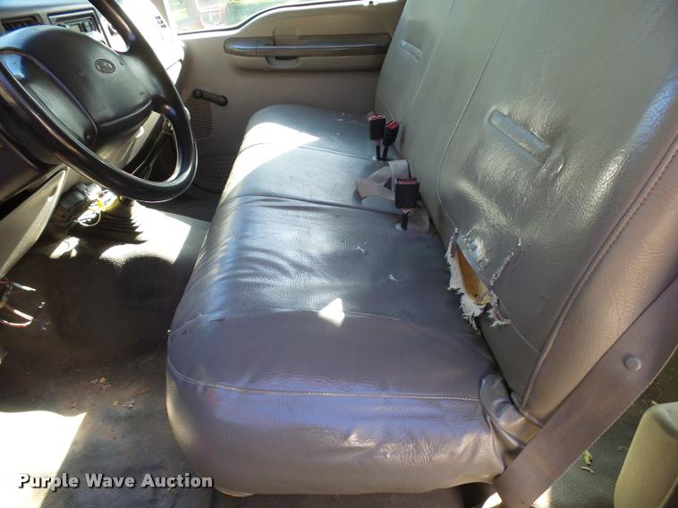 image for item L3274 1999 Ford F350 Super Duty Crew Cab flatbed pickup truck