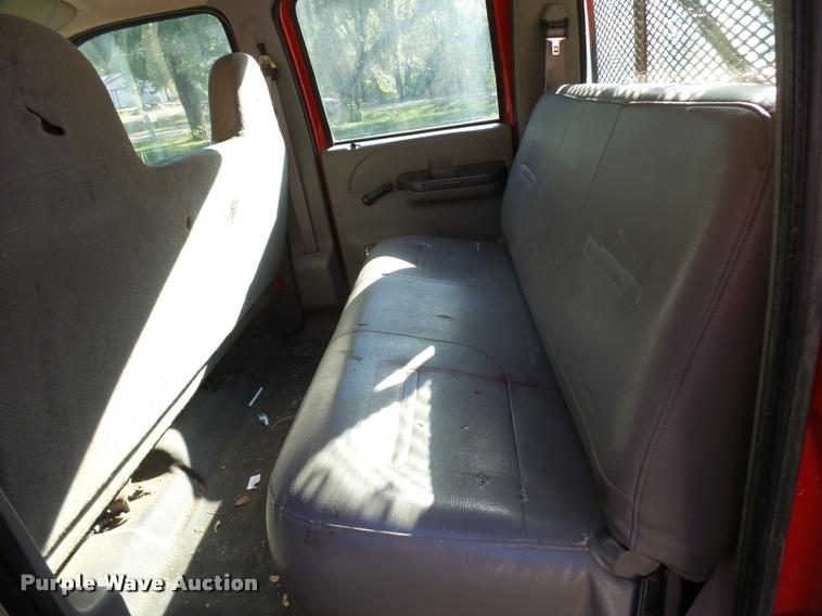 image for item L3274 1999 Ford F350 Super Duty Crew Cab flatbed pickup truck