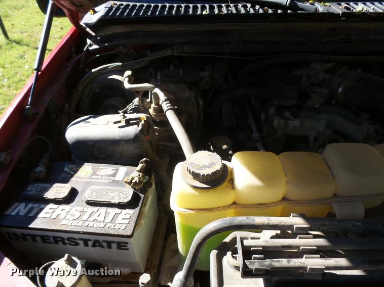 image for item L3274 1999 Ford F350 Super Duty Crew Cab flatbed pickup truck