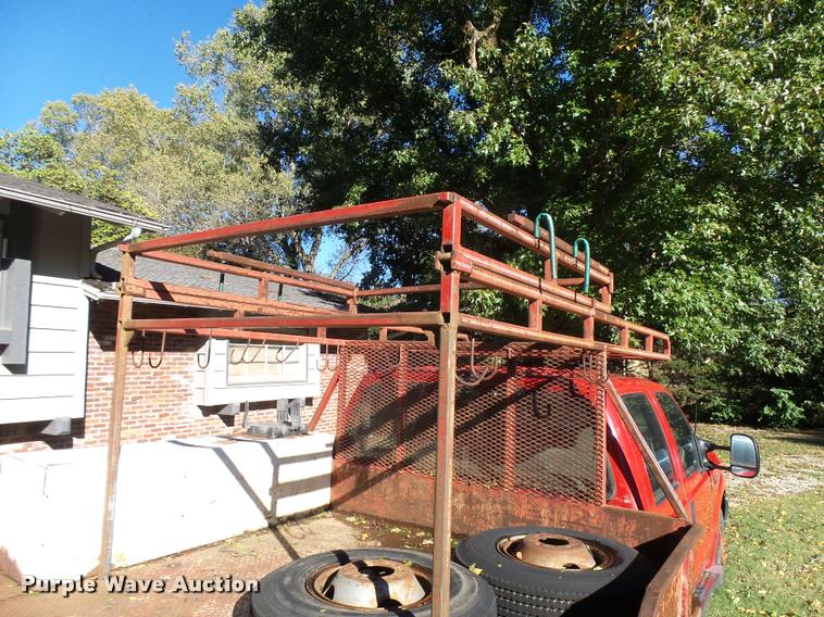 image for item L3274 1999 Ford F350 Super Duty Crew Cab flatbed pickup truck