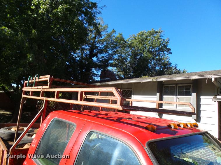 image for item L3274 1999 Ford F350 Super Duty Crew Cab flatbed pickup truck