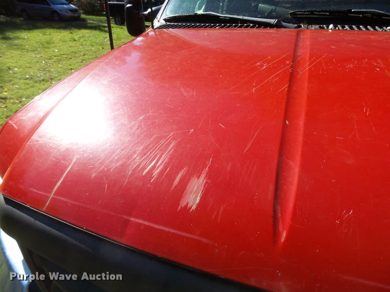 image for item L3274 1999 Ford F350 Super Duty Crew Cab flatbed pickup truck