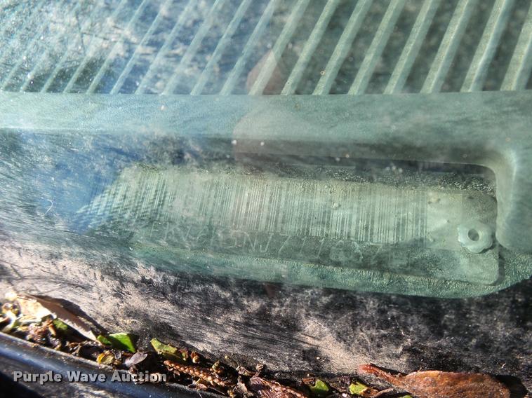 image for item L3277 1992 GMC Suburban 1500 SUV