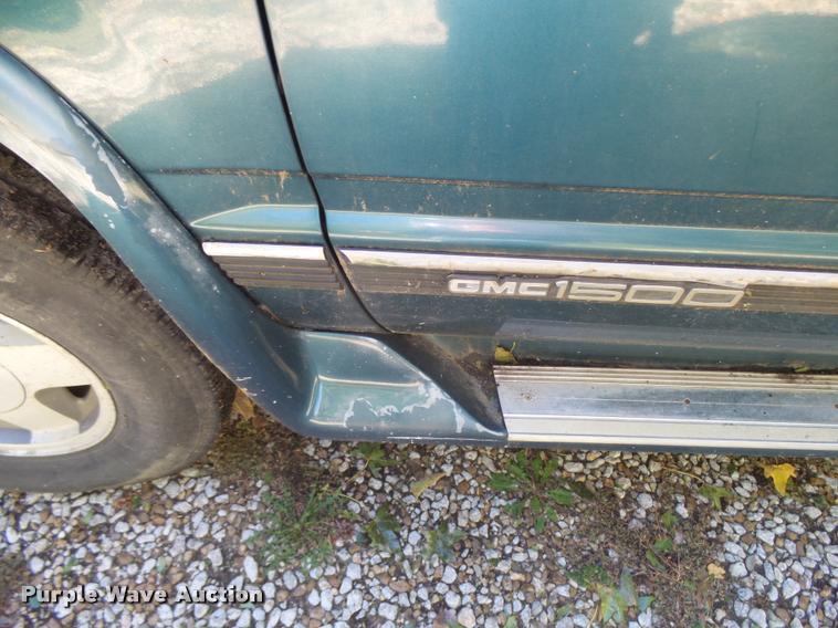 image for item L3277 1992 GMC Suburban 1500 SUV