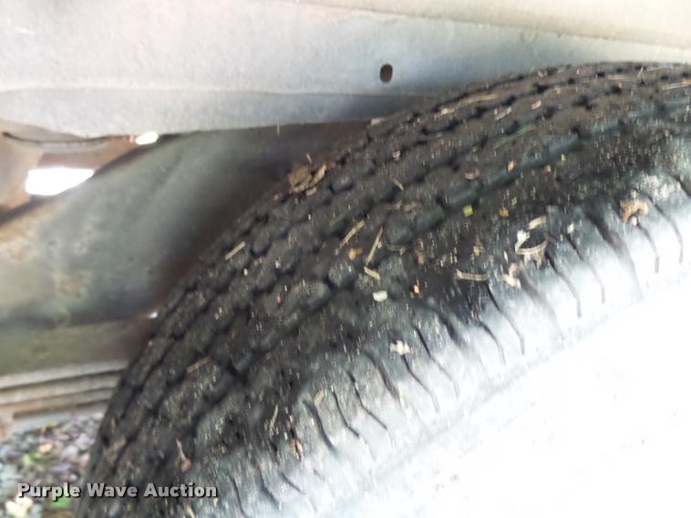 image for item L3277 1992 GMC Suburban 1500 SUV