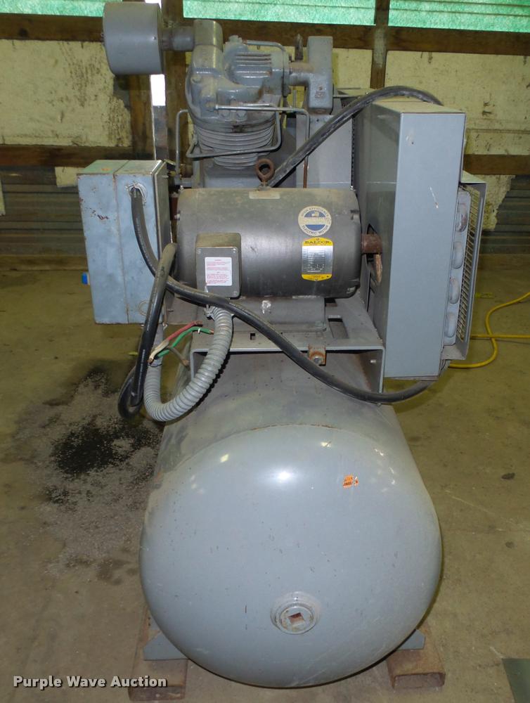 image for item L4092 1993 Ingersoll Rand T30 air compressor