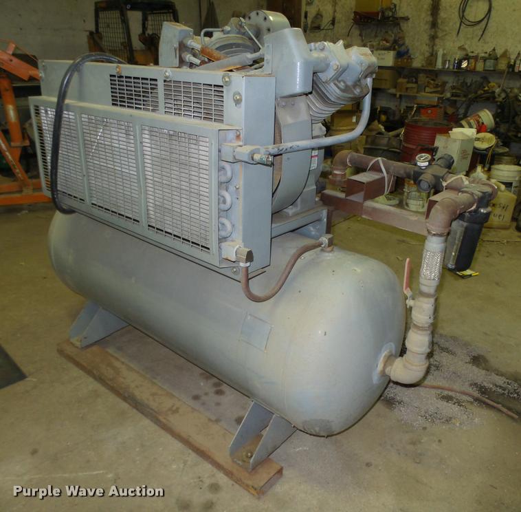 image for item L4092 1993 Ingersoll Rand T30 air compressor