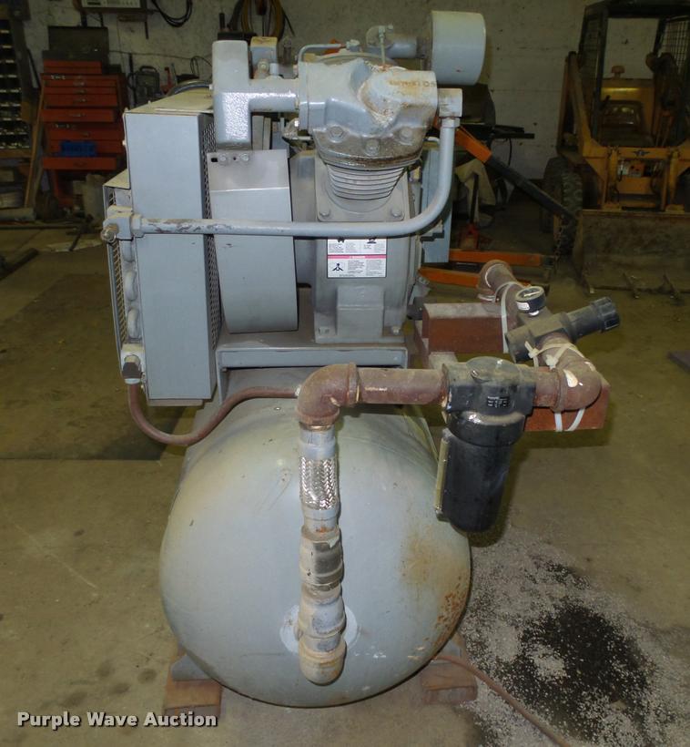 image for item L4092 1993 Ingersoll Rand T30 air compressor