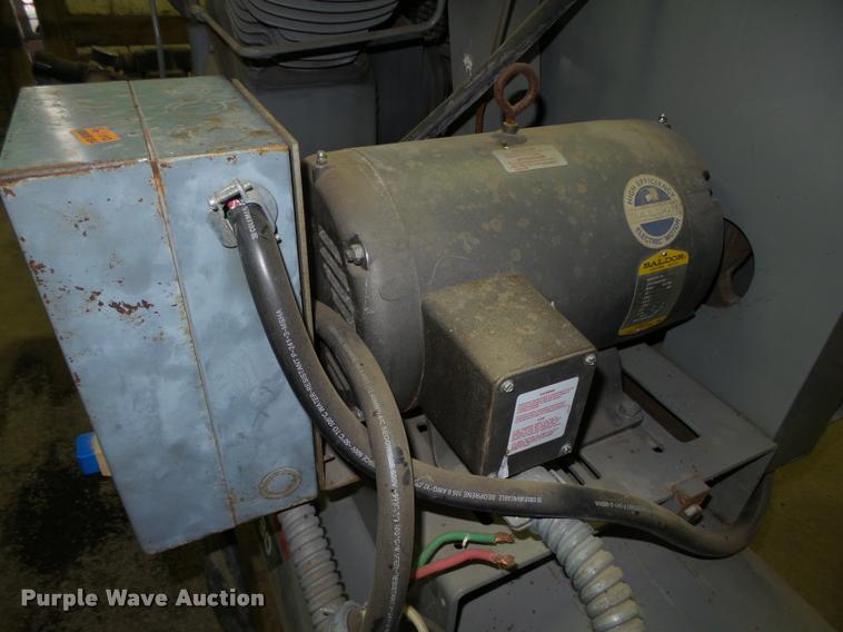 image for item L4092 1993 Ingersoll Rand T30 air compressor