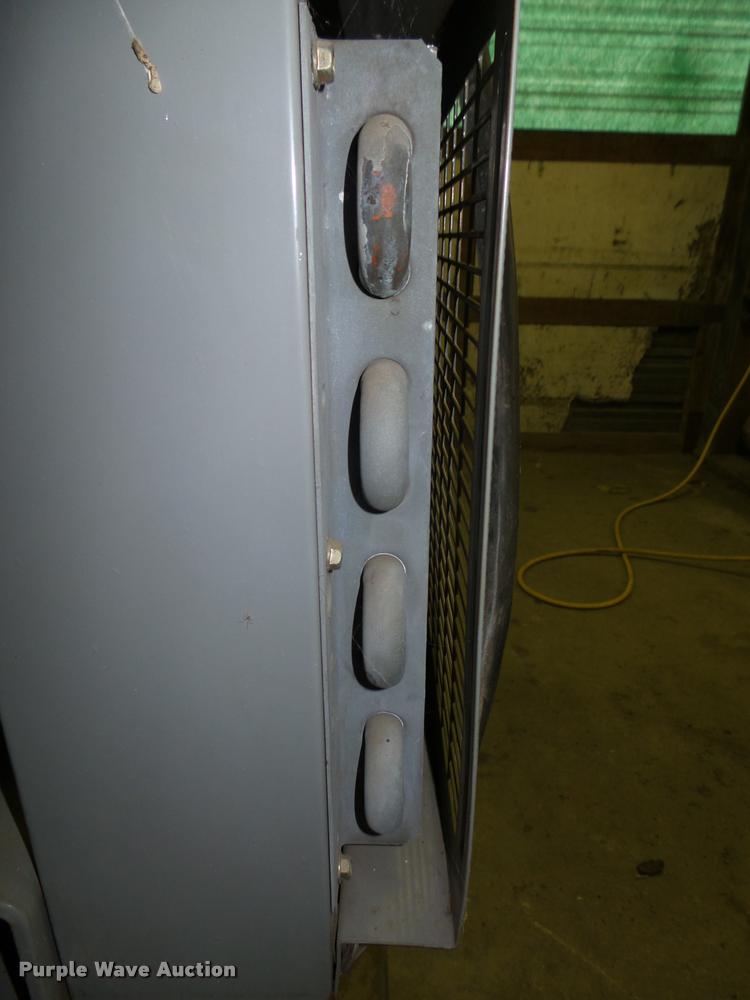 image for item L4092 1993 Ingersoll Rand T30 air compressor