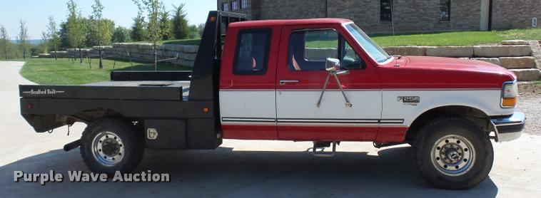 image for item L4250 1996 Ford F250 SuperCab flatbed pickup truck
