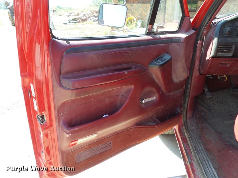 image for item L4250 1996 Ford F250 SuperCab flatbed pickup truck