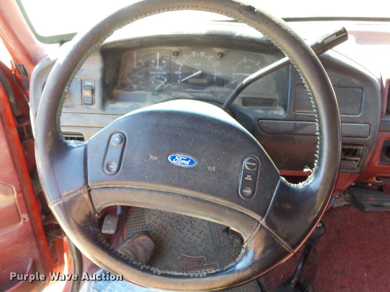 image for item L4250 1996 Ford F250 SuperCab flatbed pickup truck