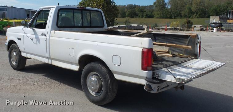 image for item L4367 1997 Ford F250 pickup truck