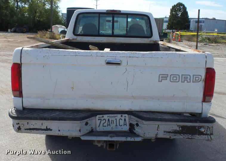 image for item L4367 1997 Ford F250 pickup truck