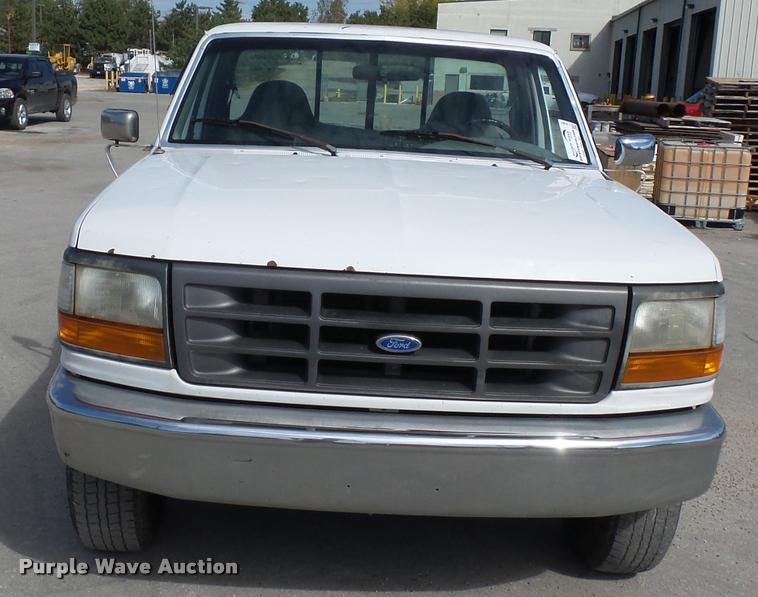 image for item L4367 1997 Ford F250 pickup truck