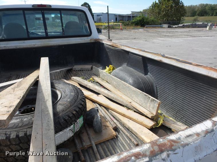 image for item L4367 1997 Ford F250 pickup truck