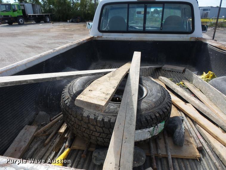 image for item L4367 1997 Ford F250 pickup truck