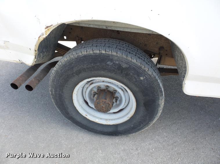 image for item L4367 1997 Ford F250 pickup truck