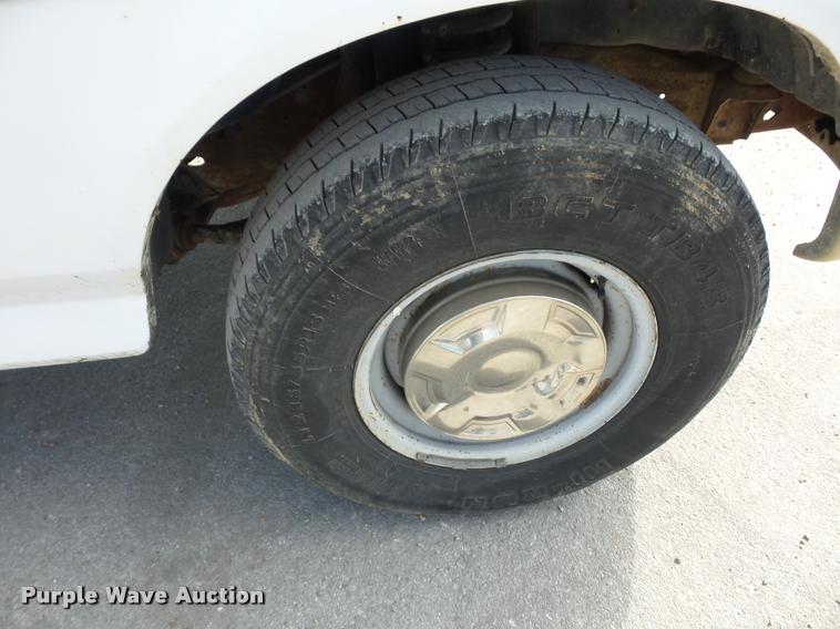 image for item L4367 1997 Ford F250 pickup truck