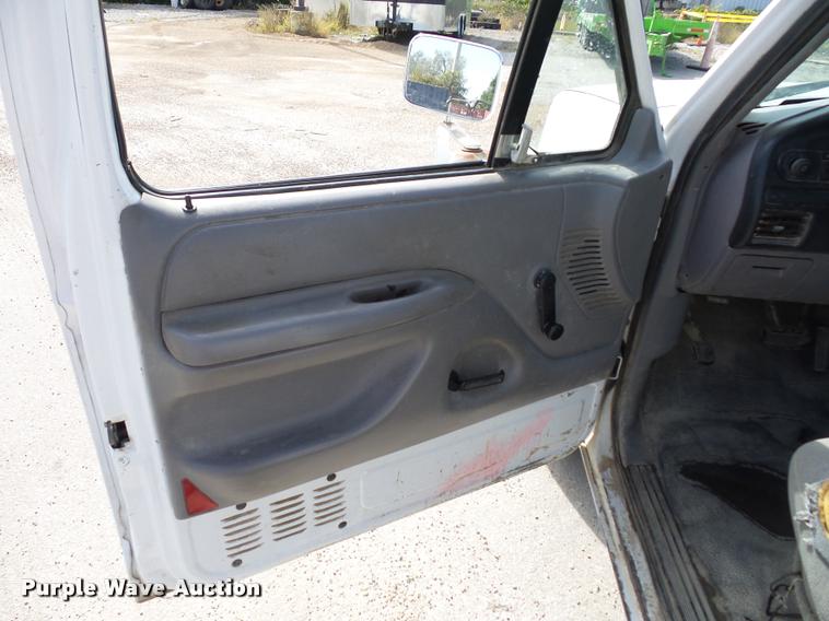 image for item L4367 1997 Ford F250 pickup truck