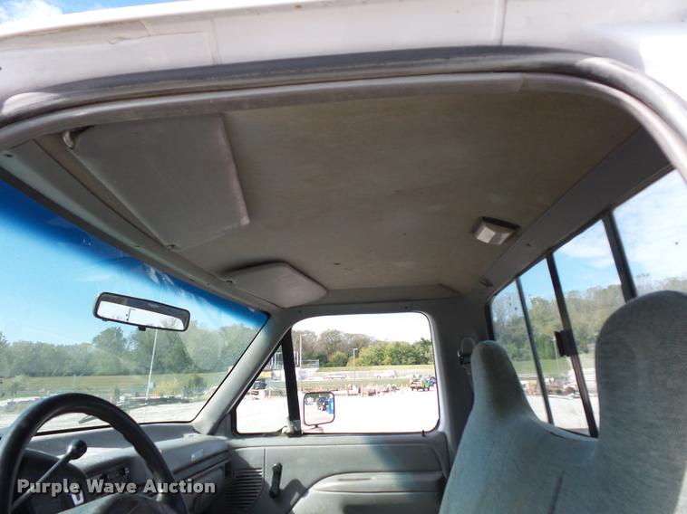 image for item L4367 1997 Ford F250 pickup truck