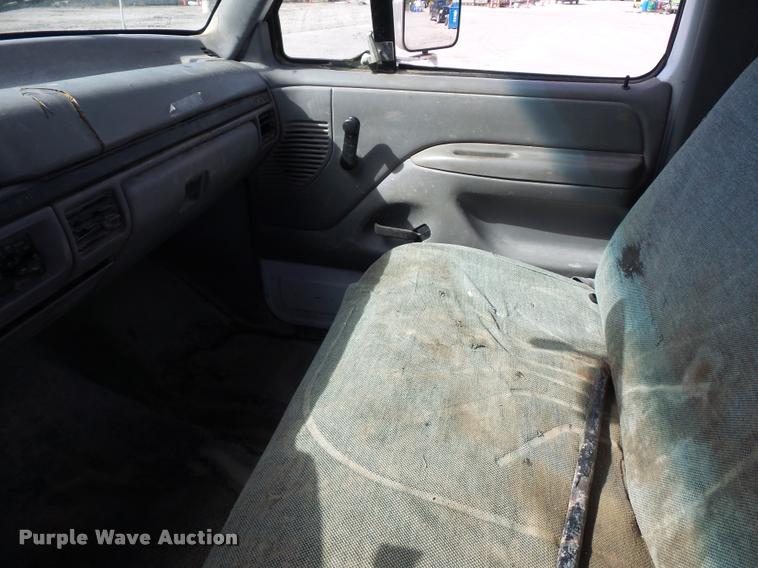 image for item L4367 1997 Ford F250 pickup truck