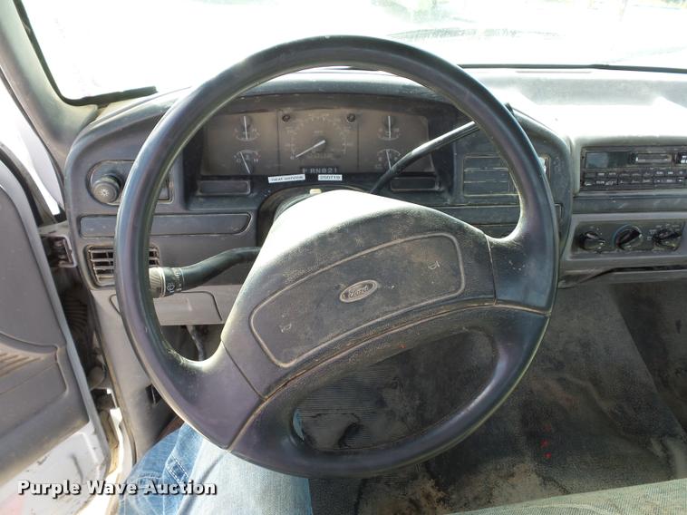 image for item L4367 1997 Ford F250 pickup truck