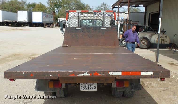 image for item L4380 1992 Isuzu NPR flatbed truck