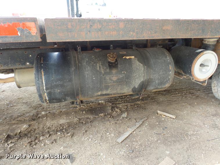 image for item L4380 1992 Isuzu NPR flatbed truck