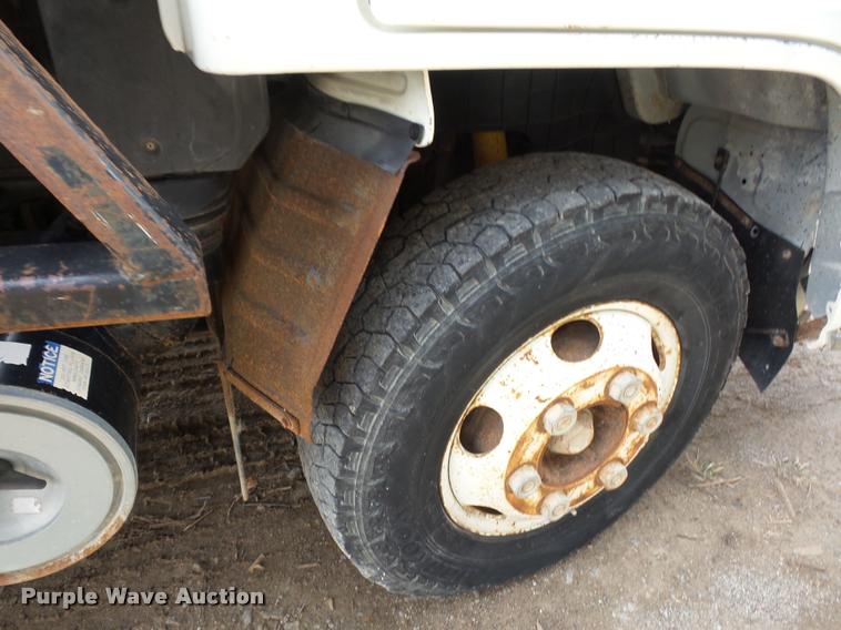 image for item L4380 1992 Isuzu NPR flatbed truck