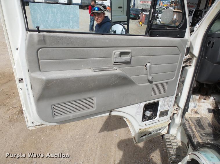 image for item L4380 1992 Isuzu NPR flatbed truck