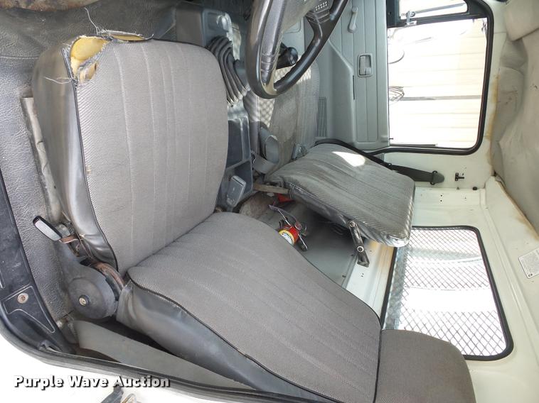 image for item L4380 1992 Isuzu NPR flatbed truck