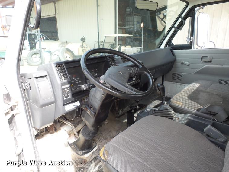 image for item L4380 1992 Isuzu NPR flatbed truck