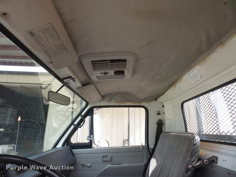 image for item L4380 1992 Isuzu NPR flatbed truck