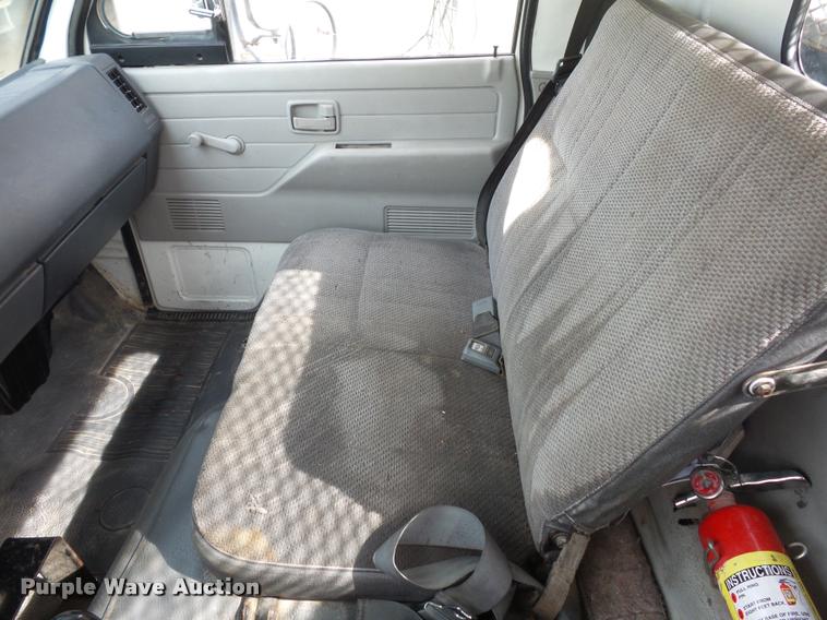 image for item L4380 1992 Isuzu NPR flatbed truck