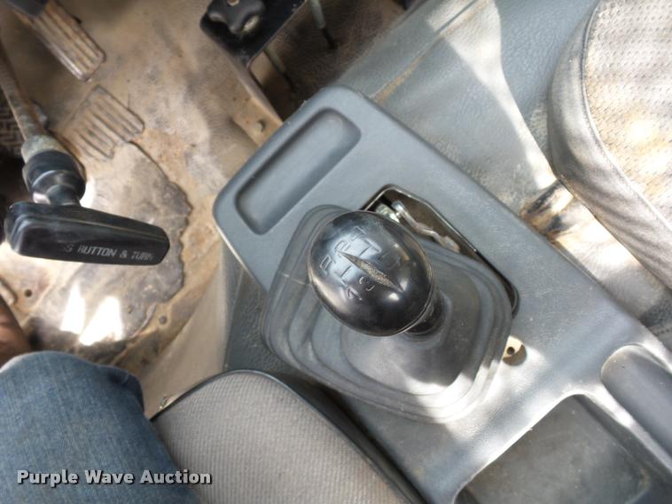 image for item L4380 1992 Isuzu NPR flatbed truck