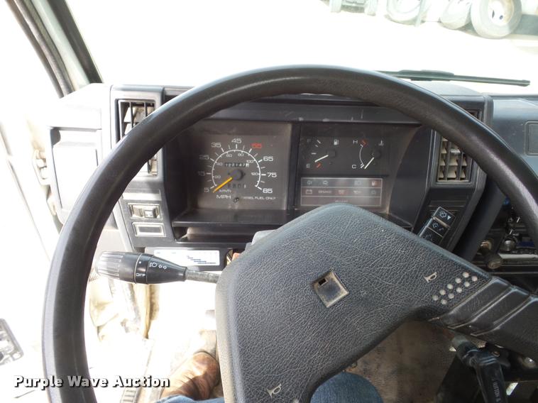 image for item L4380 1992 Isuzu NPR flatbed truck